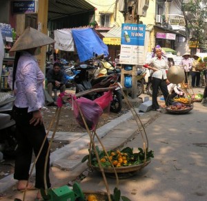 Marché de rue à Hanoi