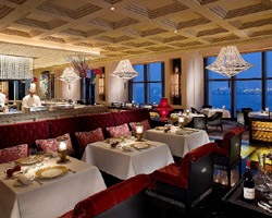 Four Seasons Hotel Hong Kong, le seul hôtel au monde auréolé de deux restaurants triple étoilés au guide Michelin