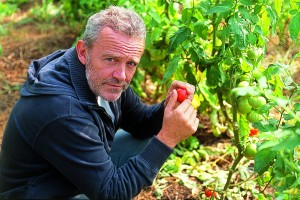 Alain Passard au potager.©Virgine Klecka