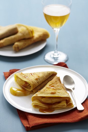 Crêpes aux poires pochées au sirop de cidre safrané