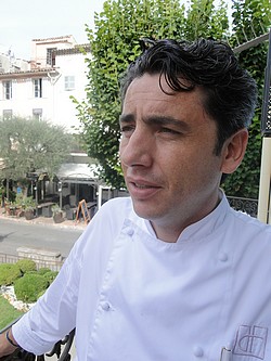 MOUGINS: nouvelles de chefs