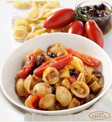 Orecchiette Pugliesi Academia Barilla©aux tomates cerise,olives et aubergines