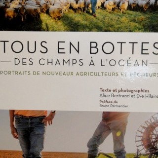 livre tous en bottes vignette