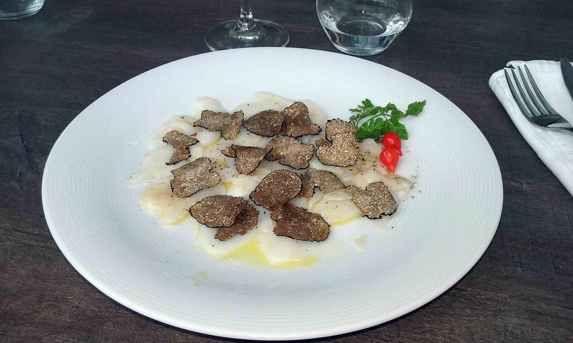 carpaccio de Saint-Jacques aux truffes