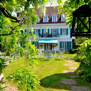 maison devant et jardin 1500