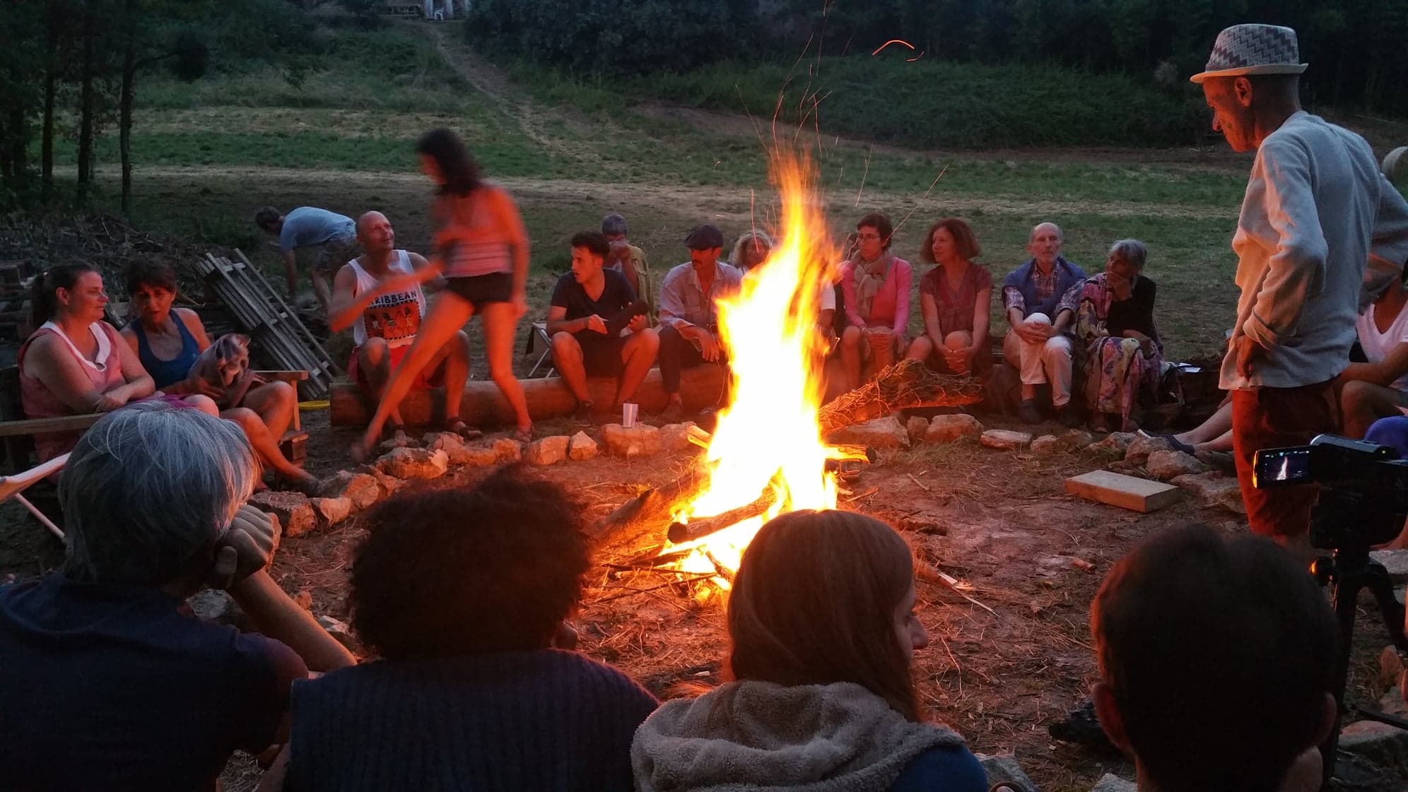 gros plan autour du feu