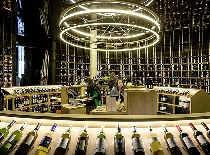 les vins d'Aleksandrovic font partie de l'exposition permanente à La Cité du Vin à Bordeaux.©DR