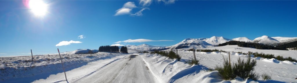 Massif du Sancy et du Mont-Dore sous la neige ©TB/laradiodugout.fr