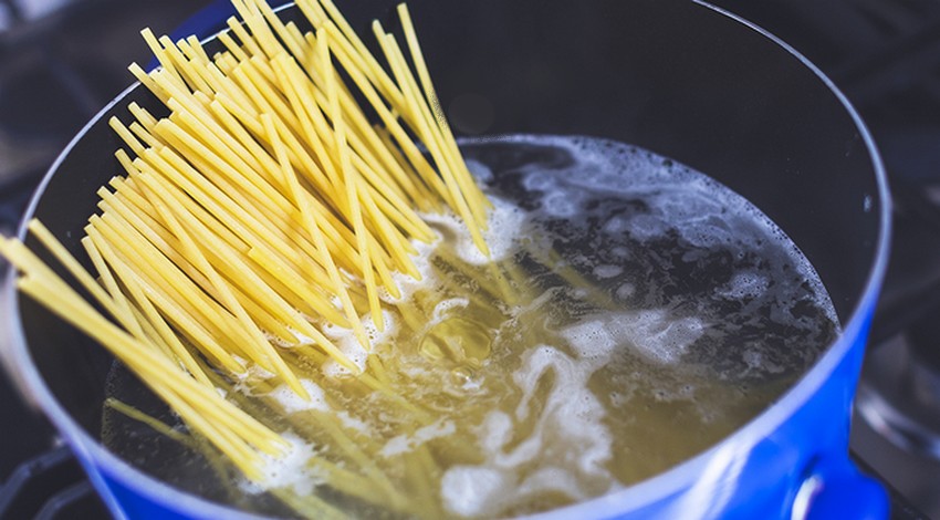 Lunch, Italian Food, Pasta - Cooking Spaghetti Pasta for Lunch at Home