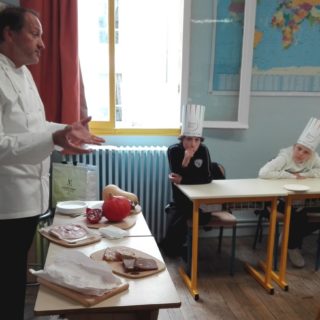 Gilles Vérot en classe de goût  ©I.Montozier