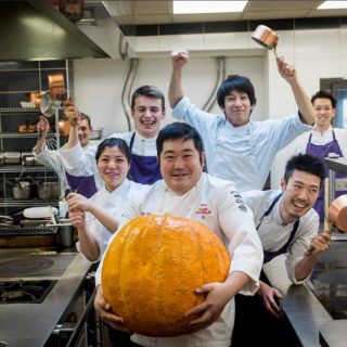 belle équipe en cuisine ©chateau de Courban